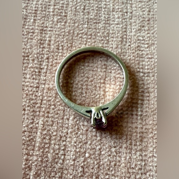 Elegant Gold Ring with Pink Gemstone - Picture 6 of 7